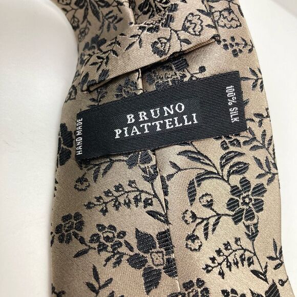 Bruno Piattelli 100% Silk Hand Made Necktie Tie Beige Tan and Black Floral Print - Picture 3 of 7